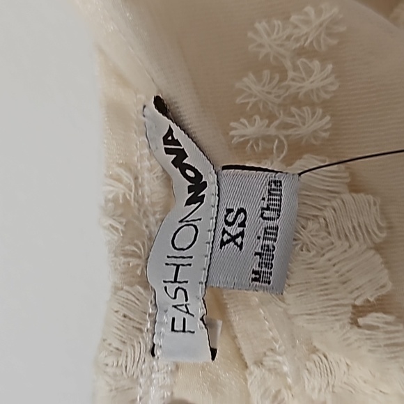 FASHION NOVA Mini lace dress - Picture 4 of 6